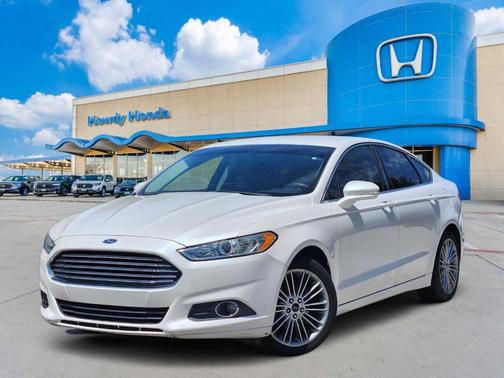 White Platinum Tri-Coat Metallic 2014 Ford Fusion SE