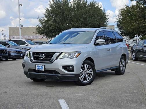 2020 Nissan Pathfinder SV