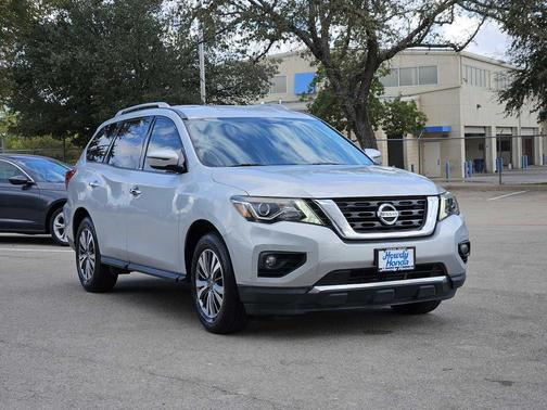 2020 Nissan Pathfinder SV