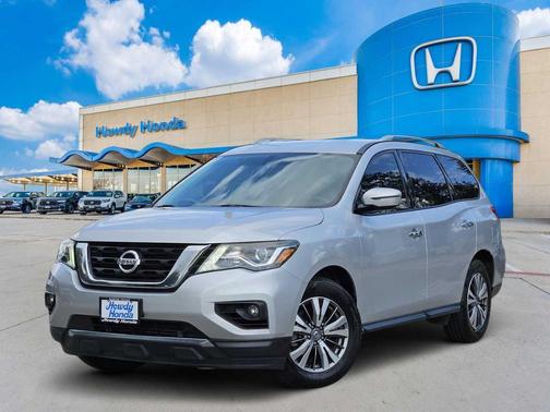 2020 Nissan Pathfinder SV