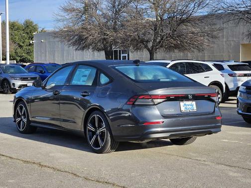 Meteorite Gray Metallic 2026 Honda Accord SE