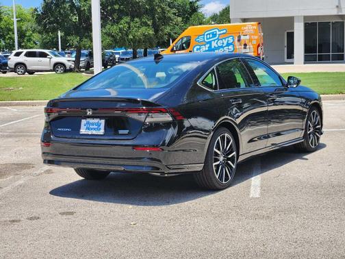Crystal Black Pearl 2026 Honda Accord Hybrid Touring