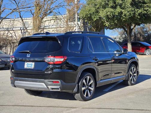 2023 Honda Pilot Elite