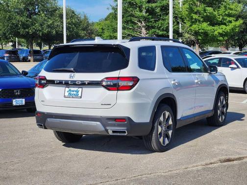 Platinum White Pearl 2026 Honda Pilot Touring