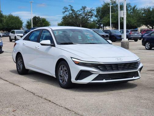 White 2024 Hyundai ELANTRA SEL