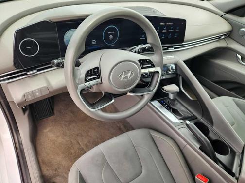 White 2024 Hyundai ELANTRA SEL