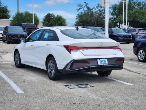 White 2024 Hyundai ELANTRA SEL