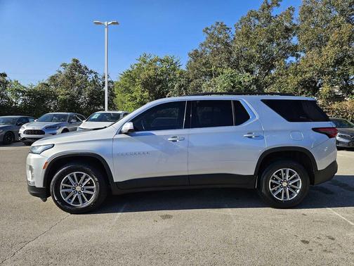 2022 Chevrolet Traverse LT Cloth