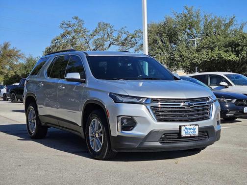 2022 Chevrolet Traverse LT Cloth