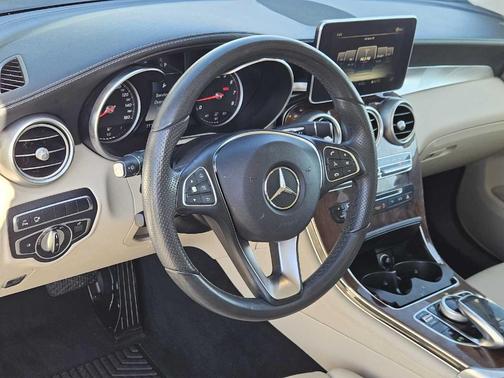 2017 Mercedes-Benz GLC 300 Base