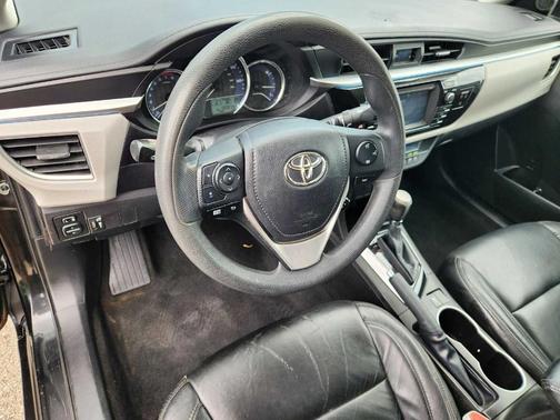 Black Sand Pearl 2016 Toyota Corolla LE
