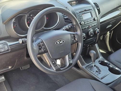 2011 Kia Sorento LX