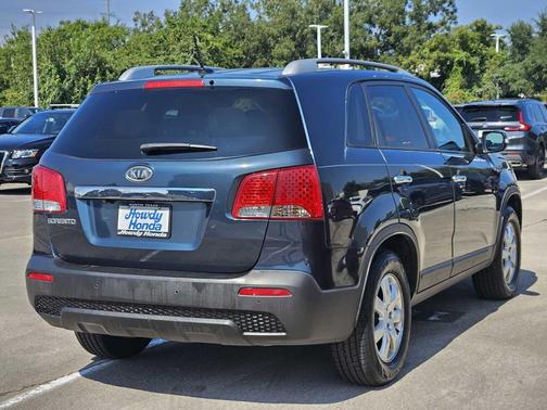 2011 Kia Sorento LX
