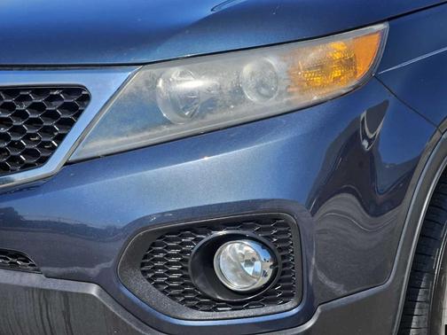 2011 Kia Sorento LX