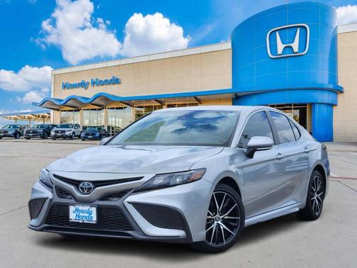 Celestial Silver Metallic 2024 Toyota Camry SE