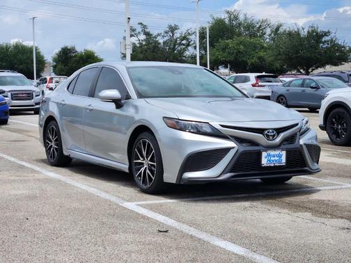 Celestial Silver Metallic 2024 Toyota Camry SE