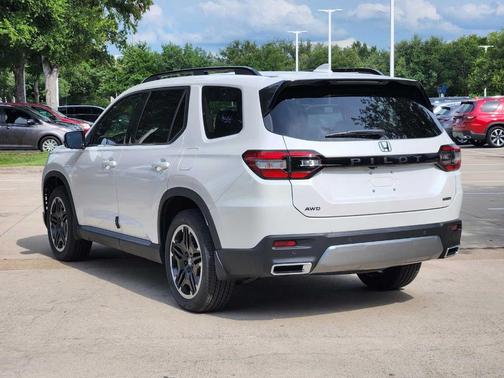Platinum White Pearl 2026 Honda Pilot Touring