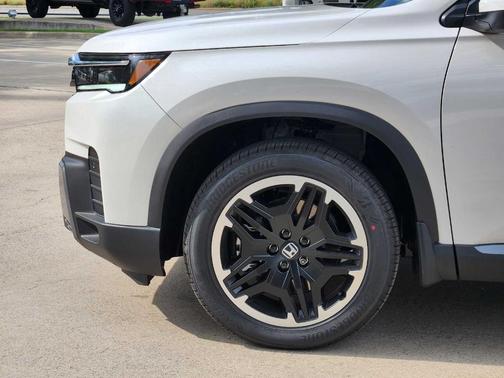 Platinum White Pearl 2026 Honda Pilot Touring