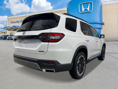 Platinum White Pearl 2026 Honda Pilot Touring