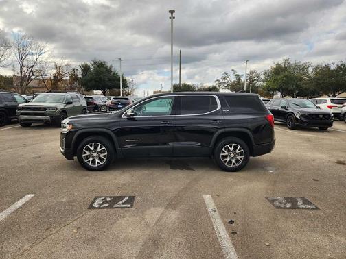 2023 GMC Acadia SLE