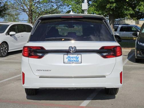 Platinum White Pearl 2026 Honda Odyssey EX-L