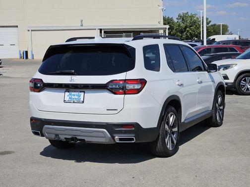 2025 Honda Pilot Touring