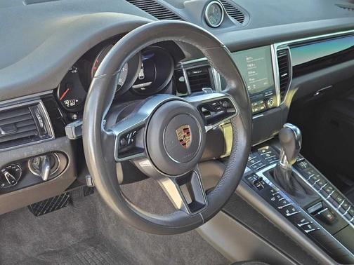 2018 Porsche Macan S