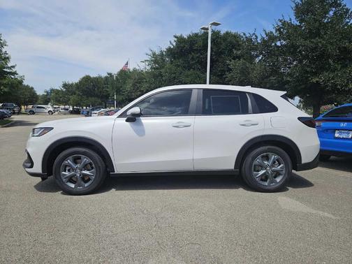 Platinum White Pearl 2027 Honda HR-V LX