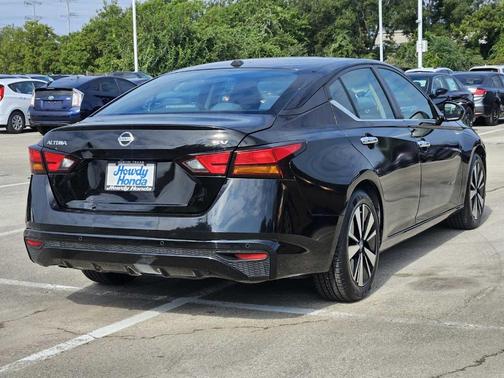 2021 Nissan Altima 2.5 SV
