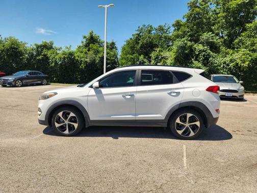 Winter White 2016 Hyundai TUCSON Limited