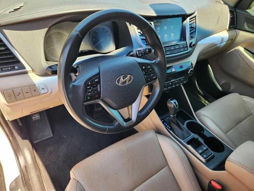 Winter White 2016 Hyundai TUCSON Limited