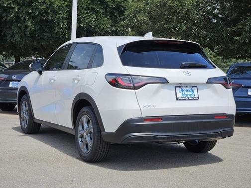 Platinum White Pearl 2027 Honda HR-V LX