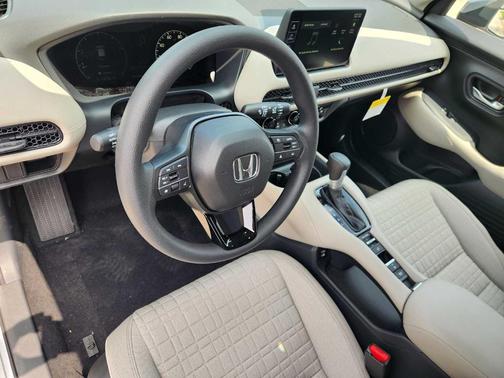 Platinum White Pearl 2027 Honda HR-V LX