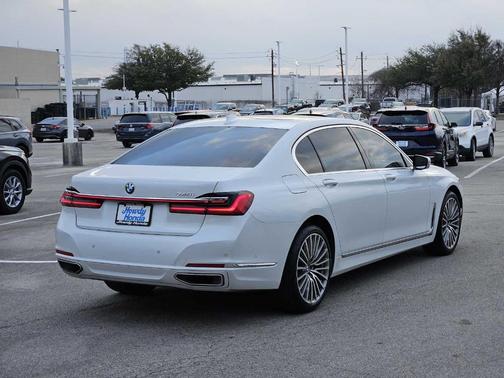 2020 BMW 740 i