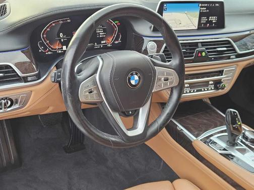 2020 BMW 740 i