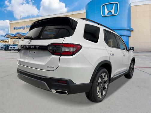 Platinum White Pearl 2026 Honda Pilot Elite