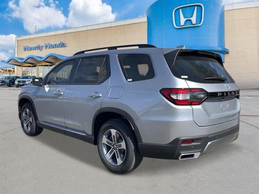 Solar Silver Metallic 2026 Honda Pilot EX-L