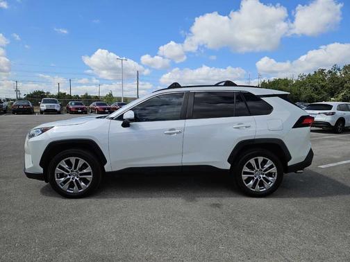 2021 Toyota RAV4 XLE Premium