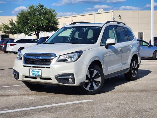 Crystal White Pearl 2017 Subaru Forester 2.5i Limited