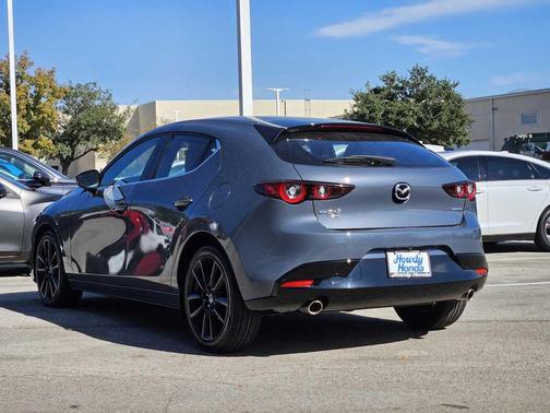 2023 Mazda Mazda3 Carbon Edition