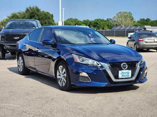 Gray 2019 Nissan Altima 2.5 S