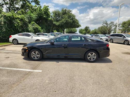 Ebony Black 2023 Kia K5 LXS