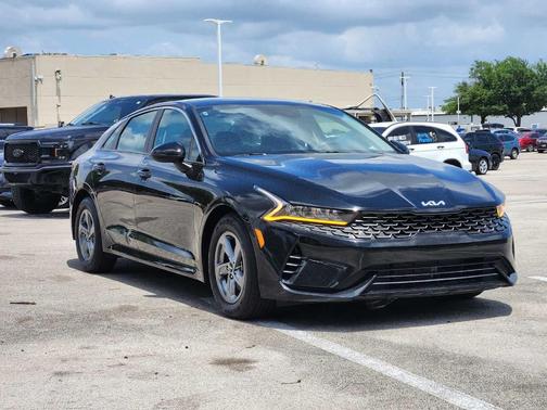 Ebony Black 2023 Kia K5 LXS
