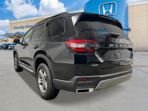Crystal Black Pearl 2026 Honda Pilot EX-L