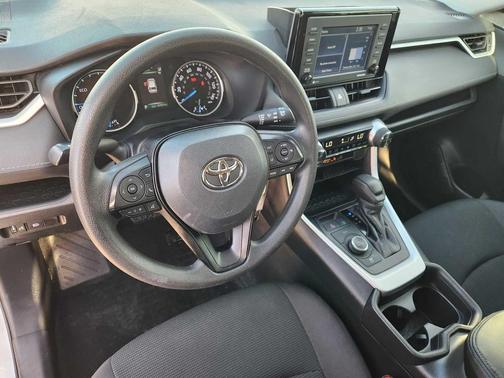 2021 Toyota RAV4 Hybrid LE