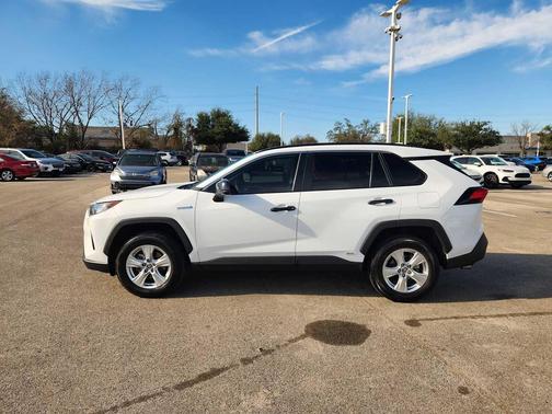 2021 Toyota RAV4 Hybrid LE