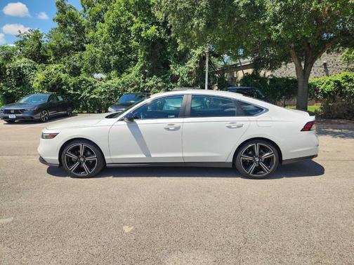 Platinum White Pearl 2023 Honda Accord Hybrid Sport