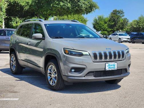 Sting Gray Clearcoat 2019 Jeep Cherokee Latitude Plus