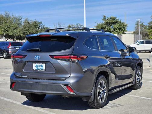 2024 Toyota Highlander Hybrid XLE