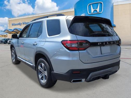 Solar Silver Metallic 2026 Honda Pilot EX-L